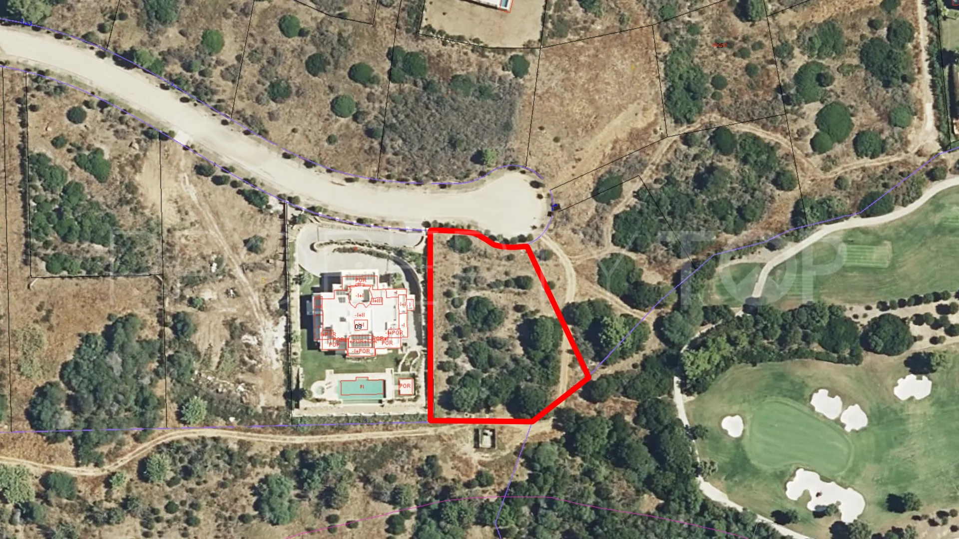 For sale plot in Zona L