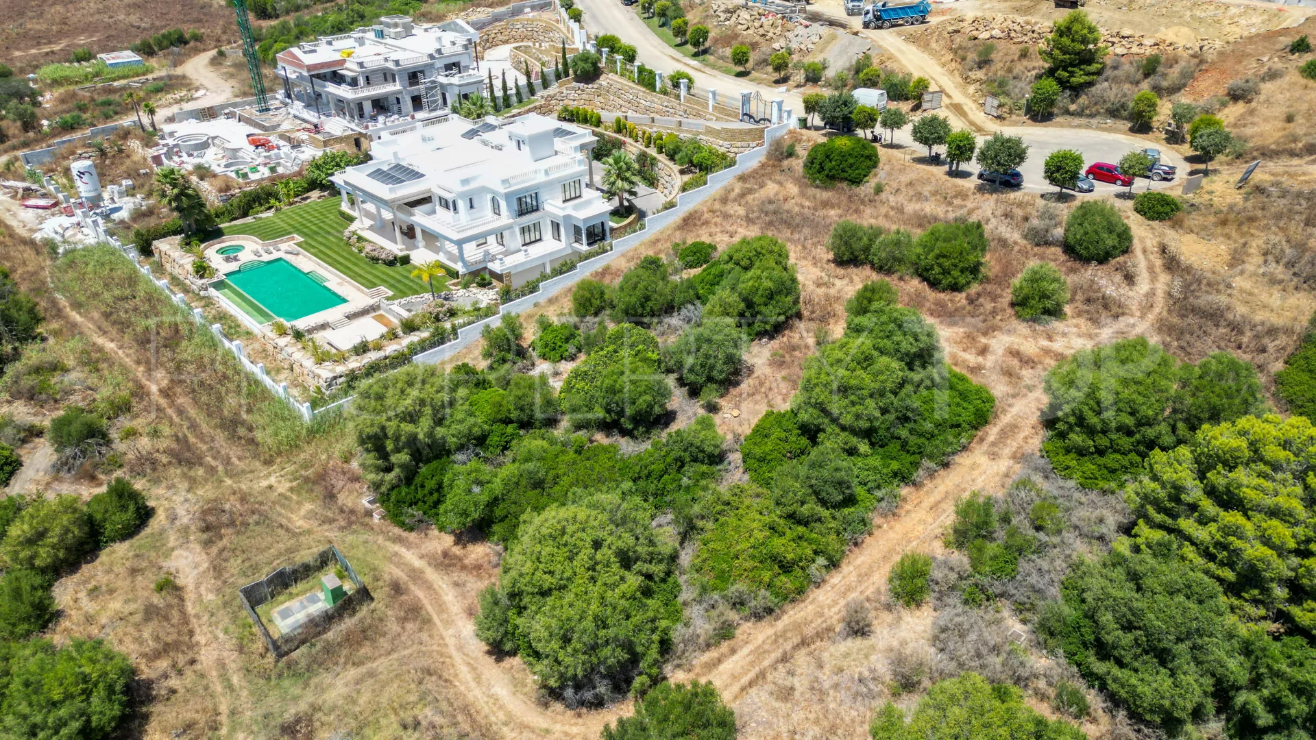 For sale plot in Zona L