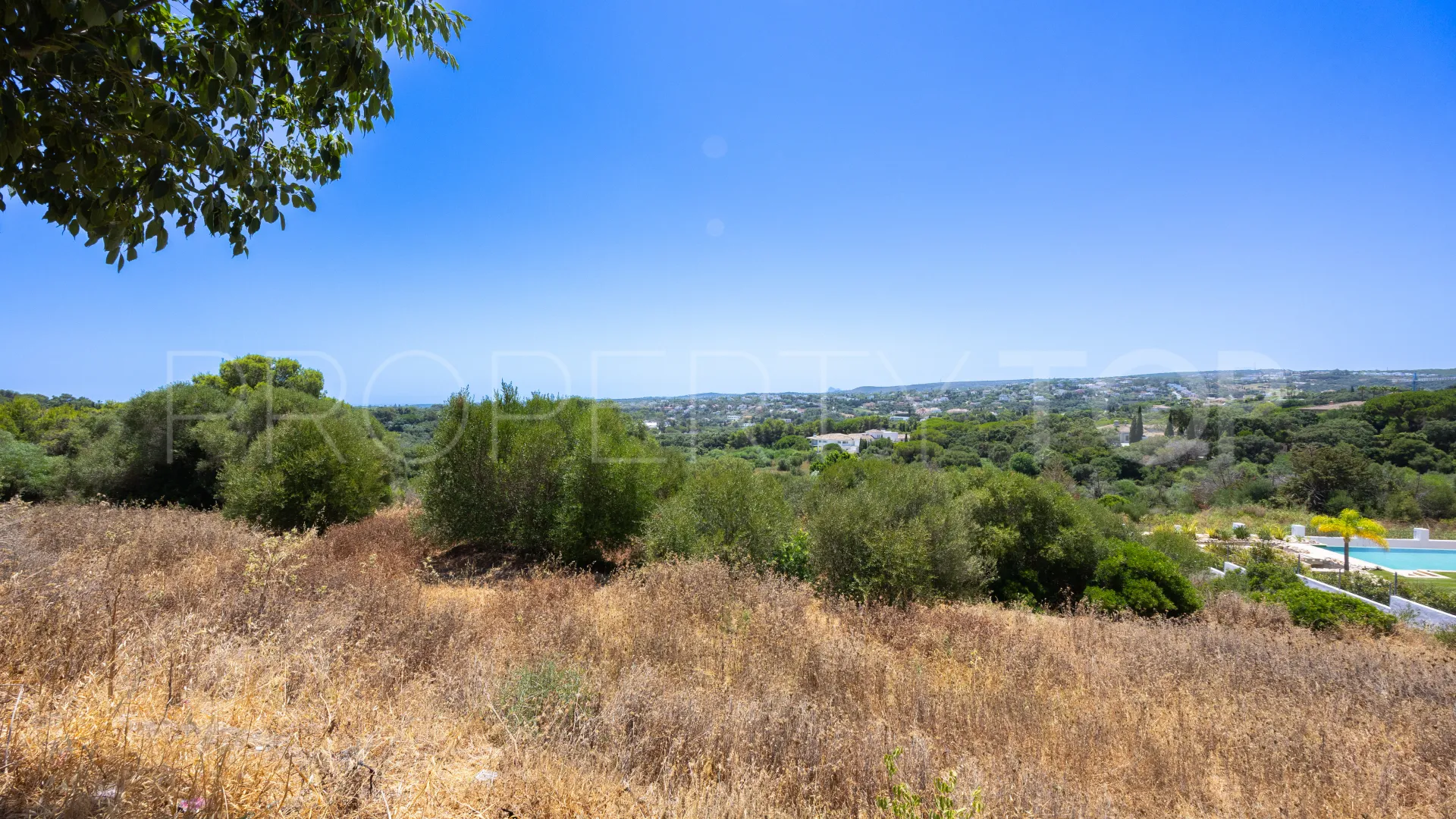 For sale plot in Zona L