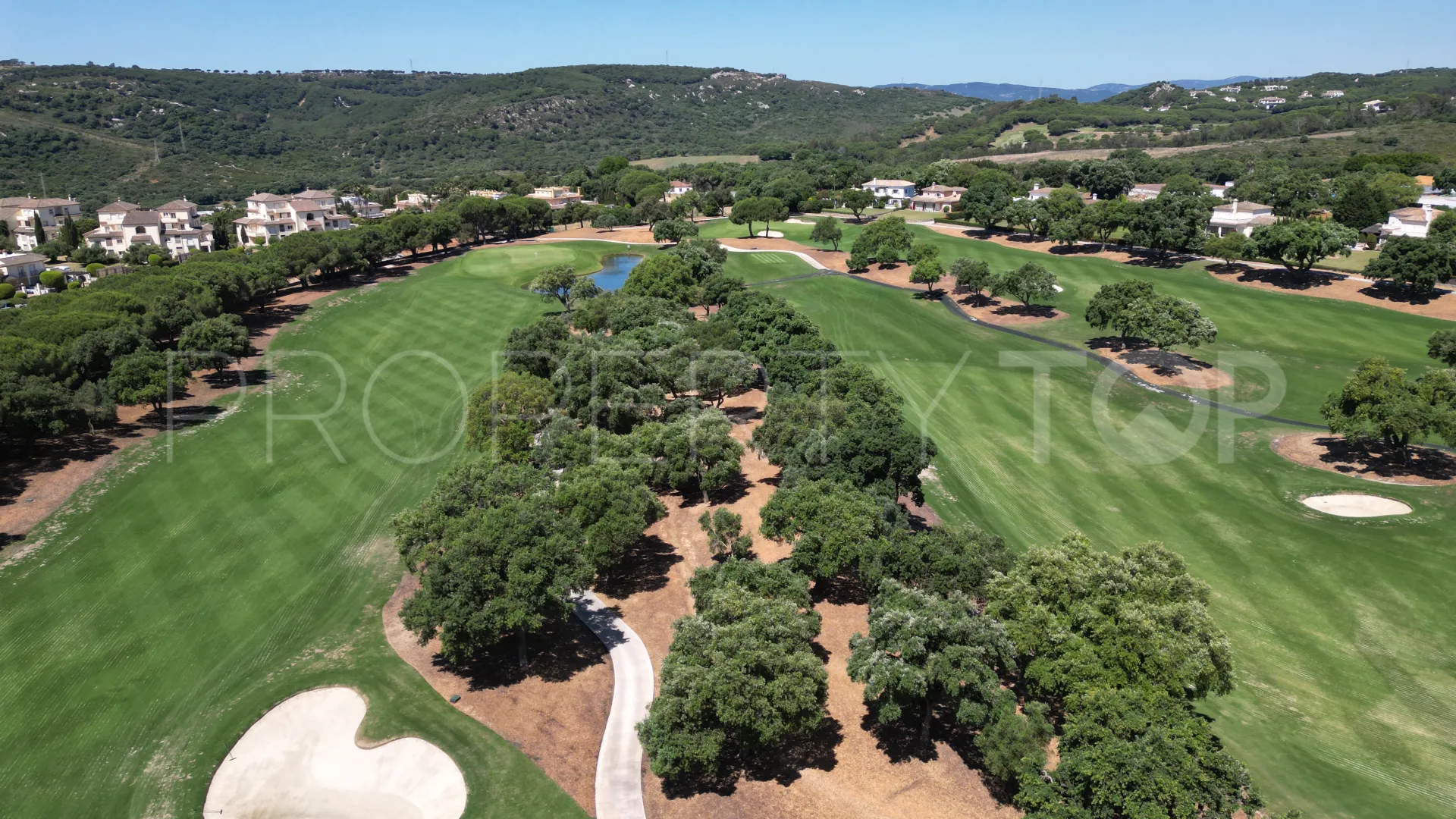 3 bedrooms town house in San Roque Club for sale