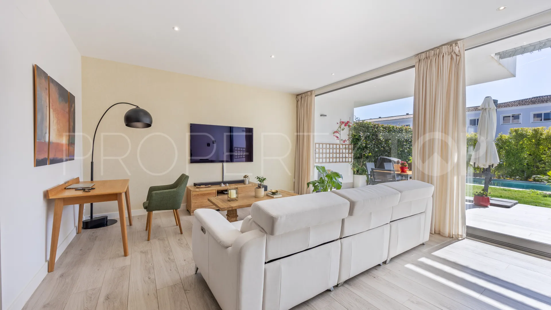 3 bedrooms town house in San Roque Club for sale