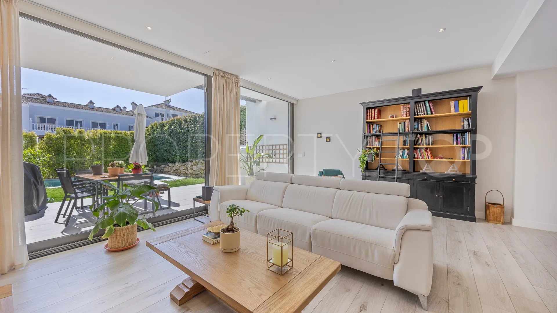 3 bedrooms town house in San Roque Club for sale