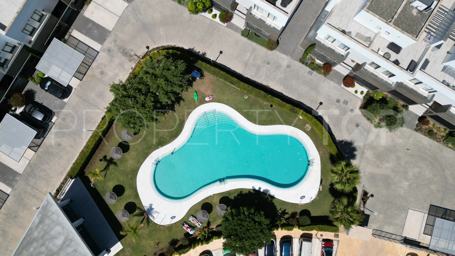 3 bedrooms town house in San Roque Club for sale
