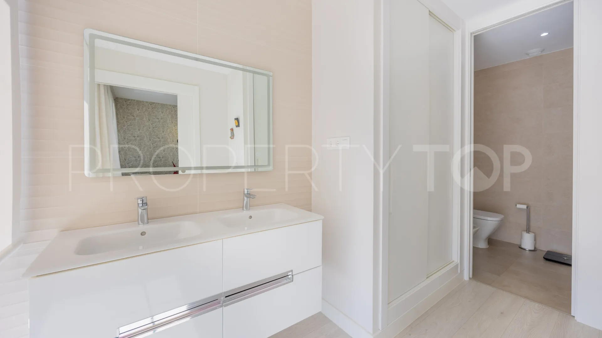 3 bedrooms town house in San Roque Club for sale