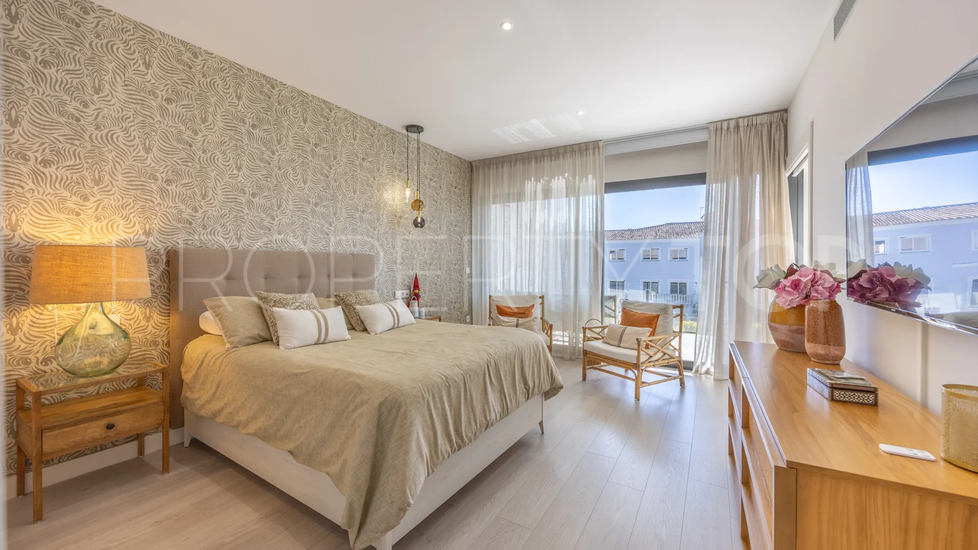 3 bedrooms town house in San Roque Club for sale