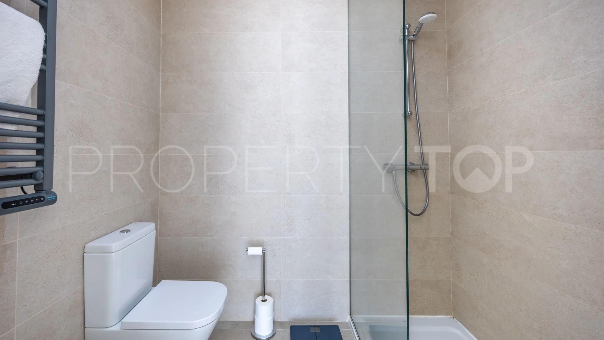 3 bedrooms town house in San Roque Club for sale