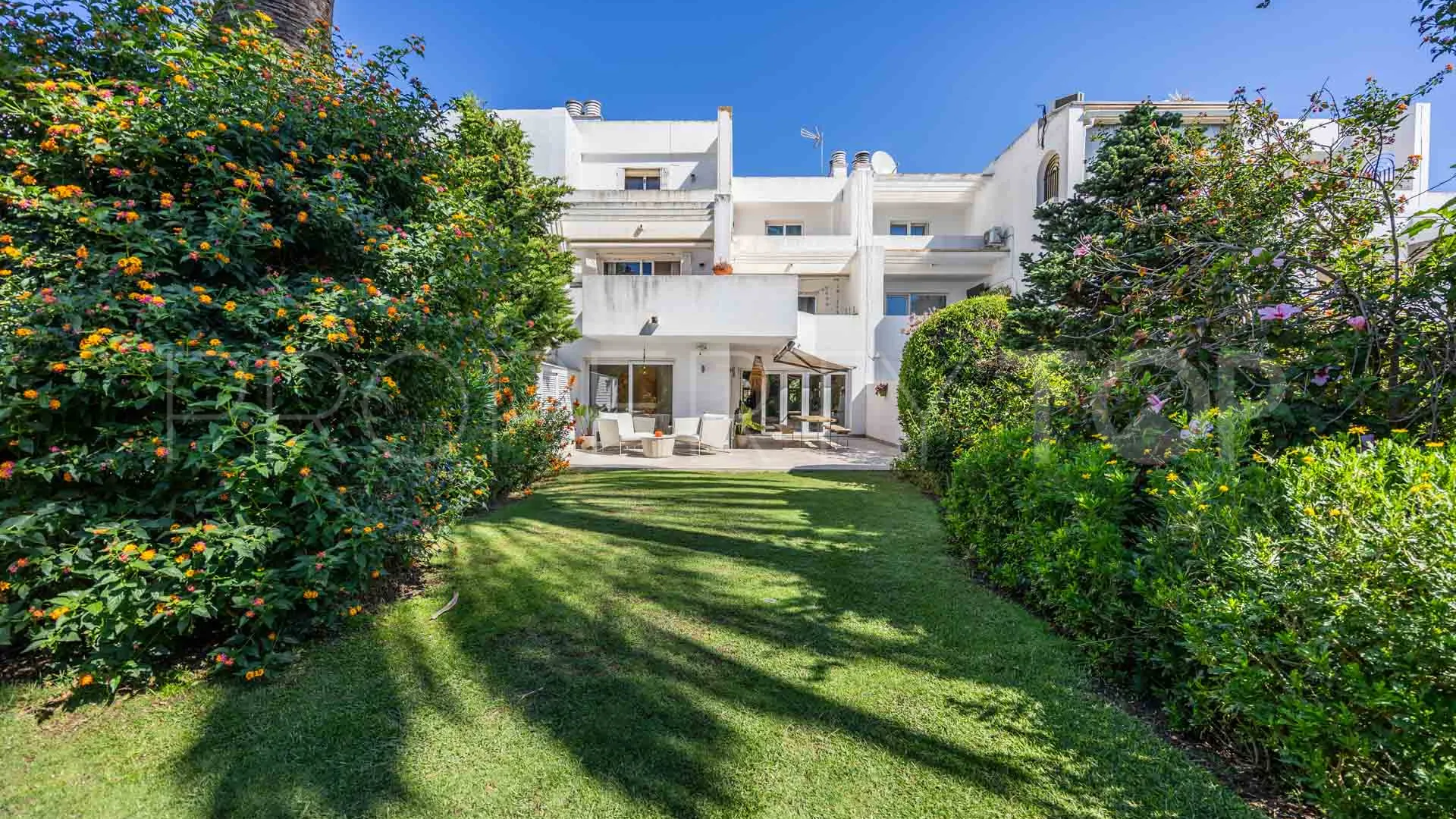 Apartamento planta baja en venta con 2 dormitorios en Jardines de Sotogrande