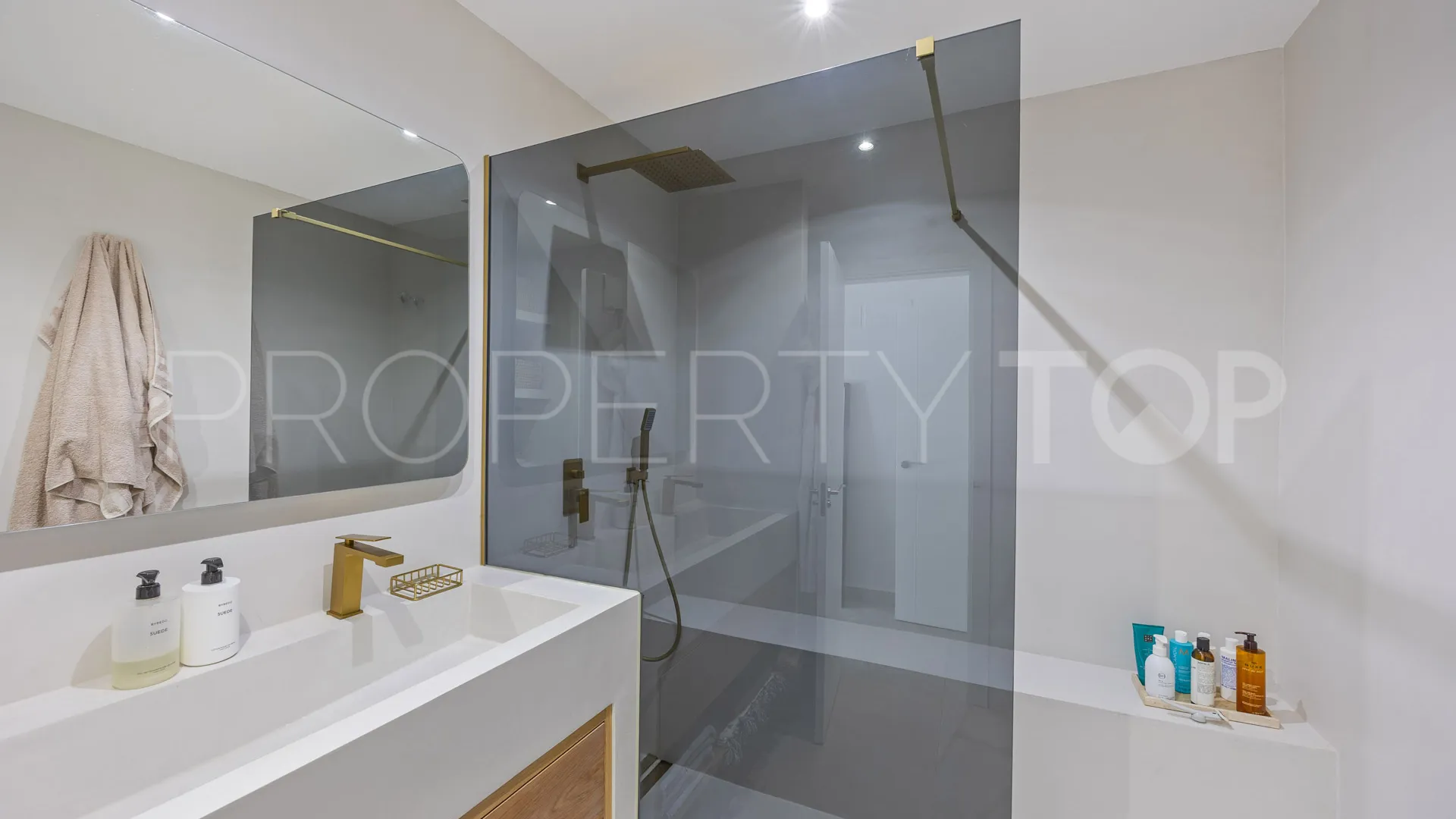 Apartamento planta baja en venta con 2 dormitorios en Jardines de Sotogrande