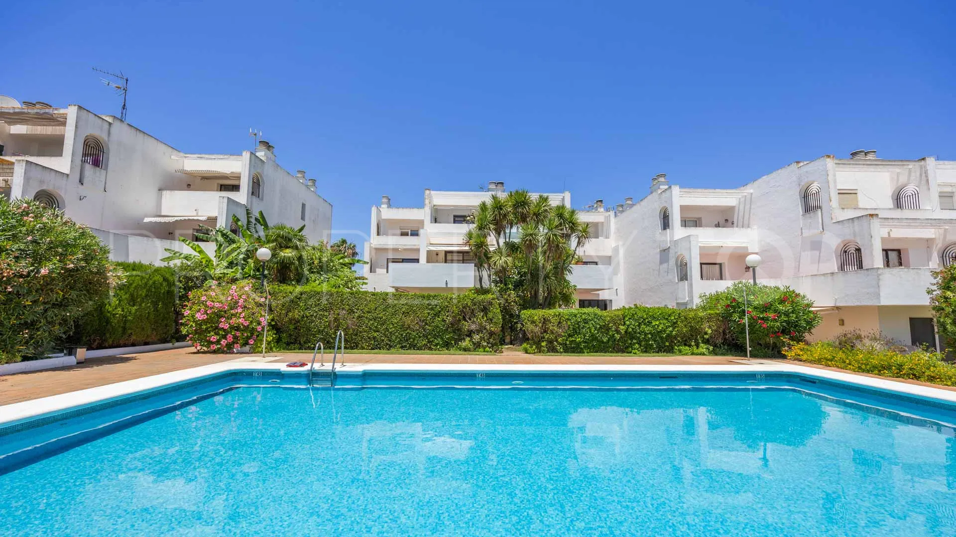 Apartamento planta baja en venta con 2 dormitorios en Jardines de Sotogrande