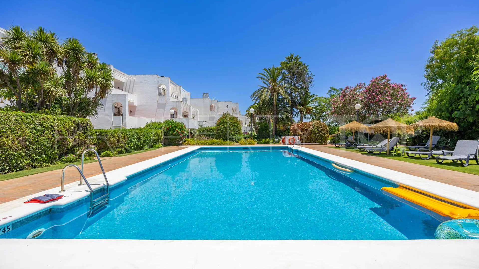 Apartamento planta baja en venta con 2 dormitorios en Jardines de Sotogrande