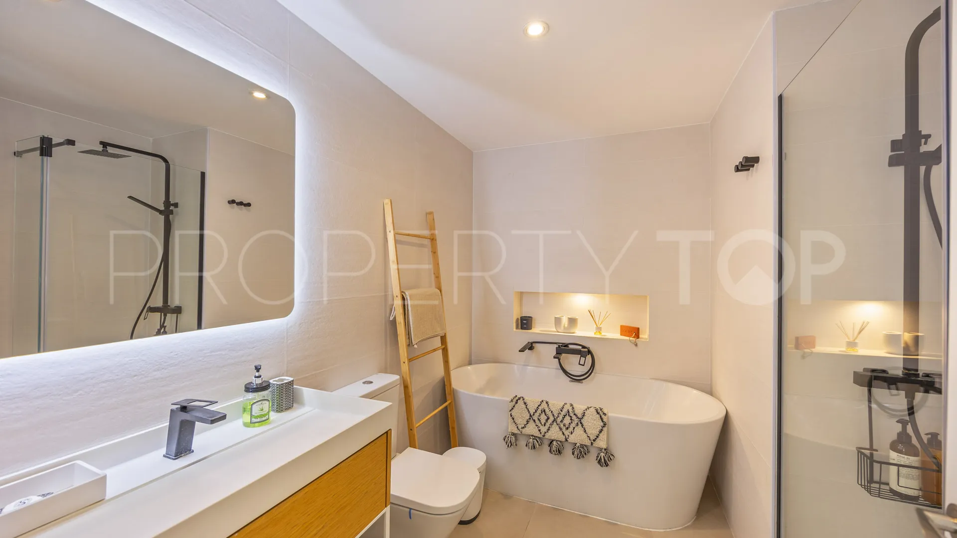 Apartamento planta baja en venta con 2 dormitorios en Jardines de Sotogrande