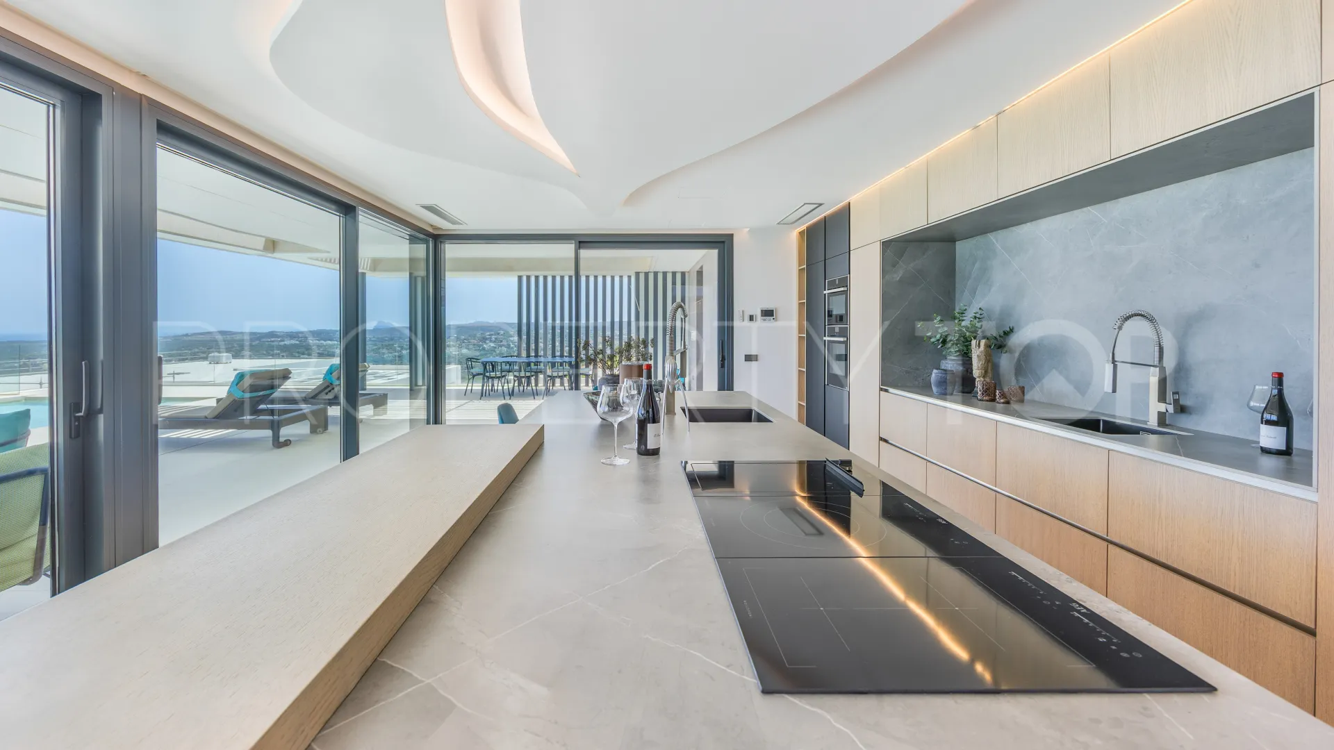 For sale Zona M villa with 5 bedrooms