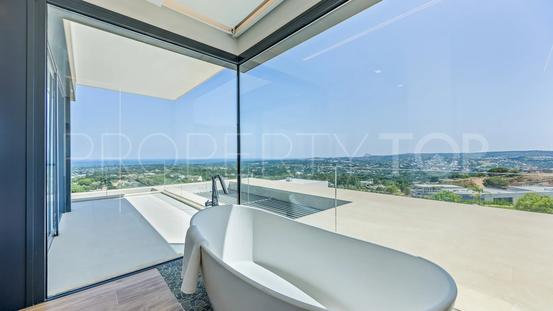 For sale Zona M villa with 5 bedrooms