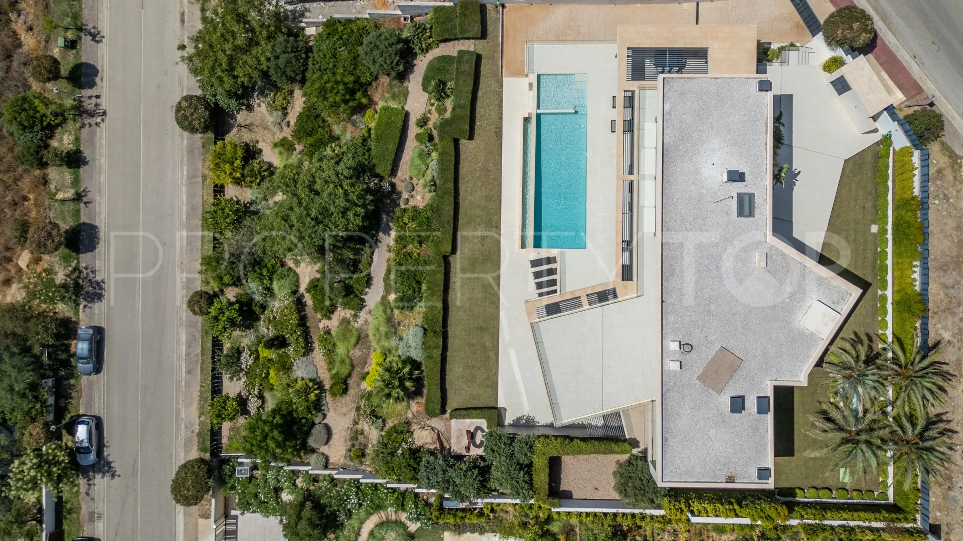 For sale Zona M villa with 5 bedrooms