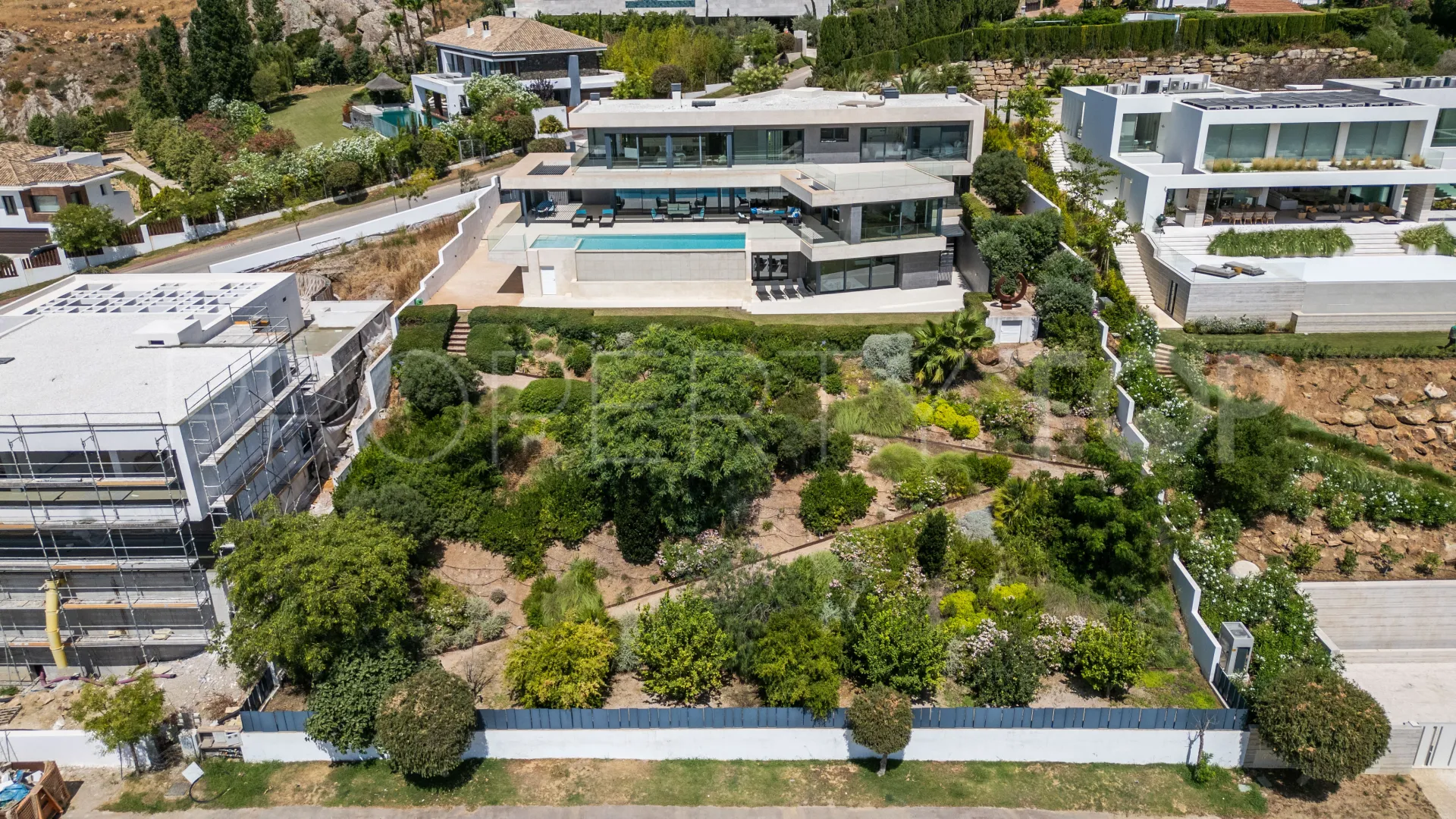 For sale Zona M villa with 5 bedrooms