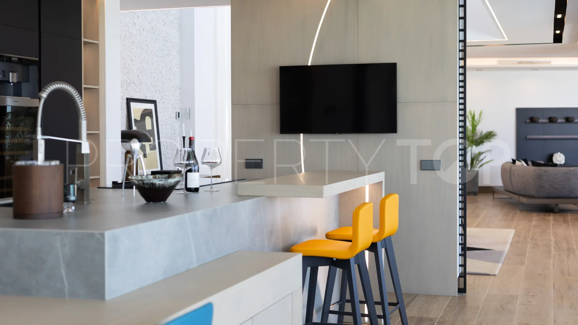 For sale Zona M villa with 5 bedrooms