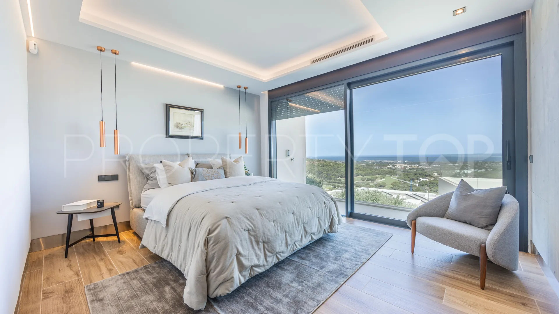 For sale Zona M villa with 5 bedrooms