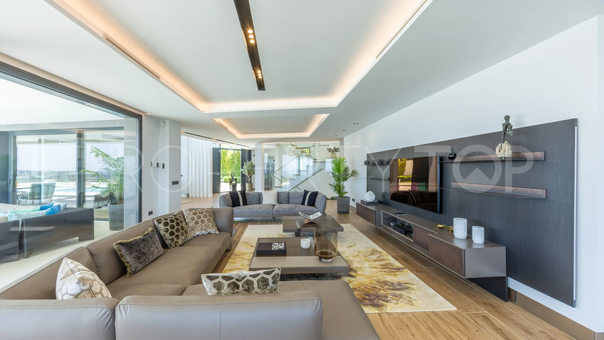 For sale Zona M villa with 5 bedrooms