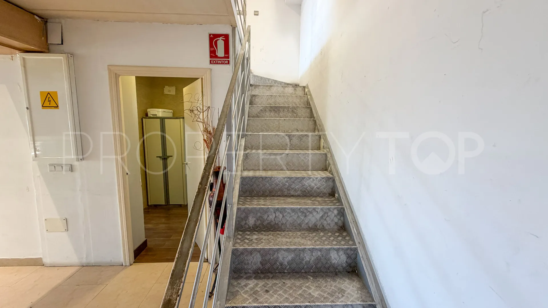 Local comercial en venta en La Granja - La Colina - Los Pastores
