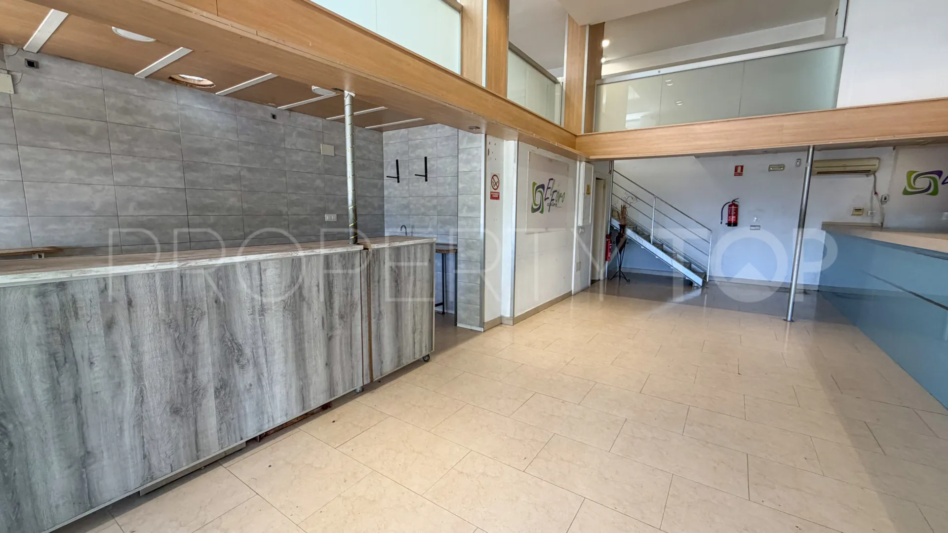 Local comercial en venta en La Granja - La Colina - Los Pastores