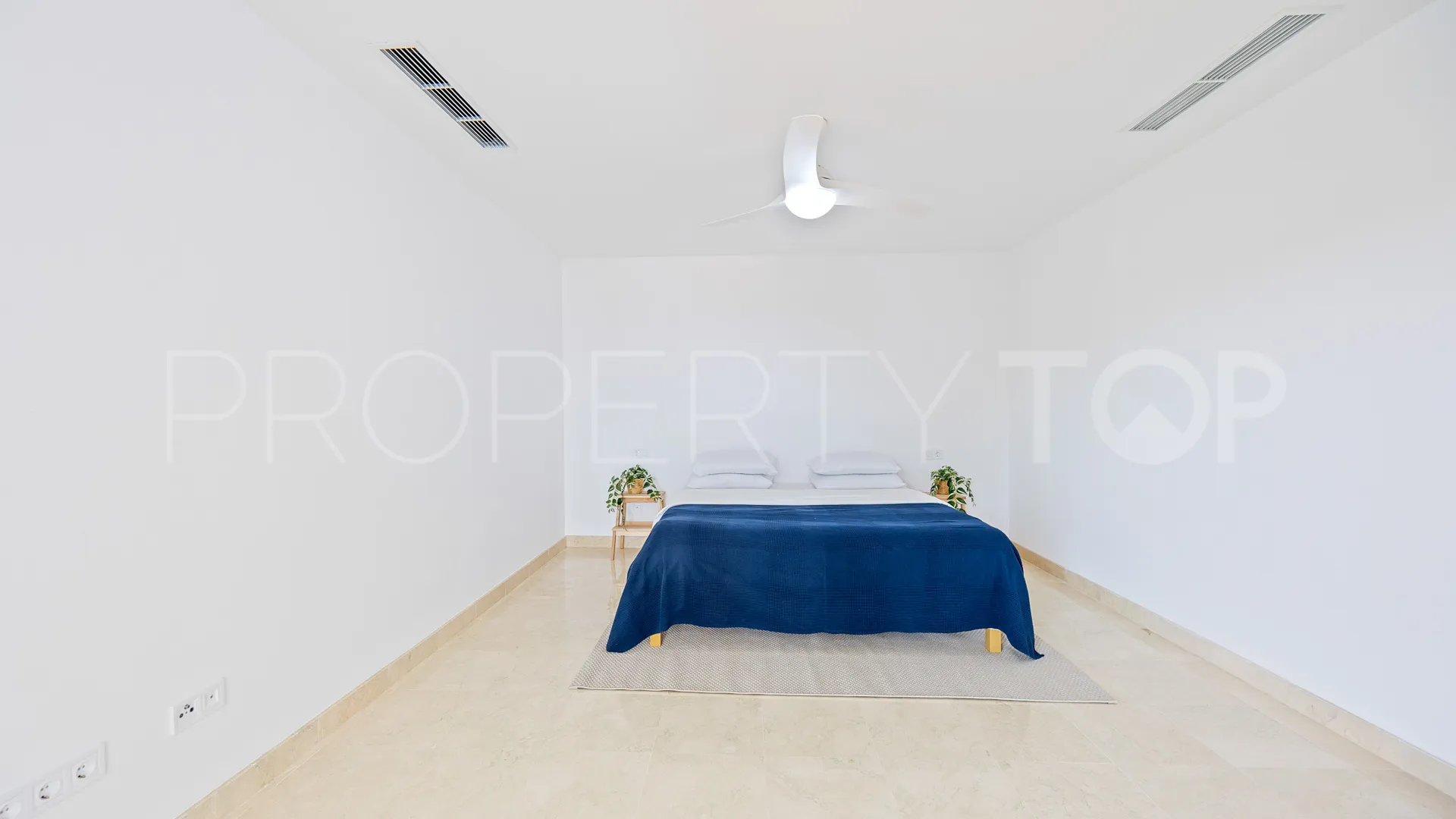 Villa with 5 bedrooms for sale in Zona L