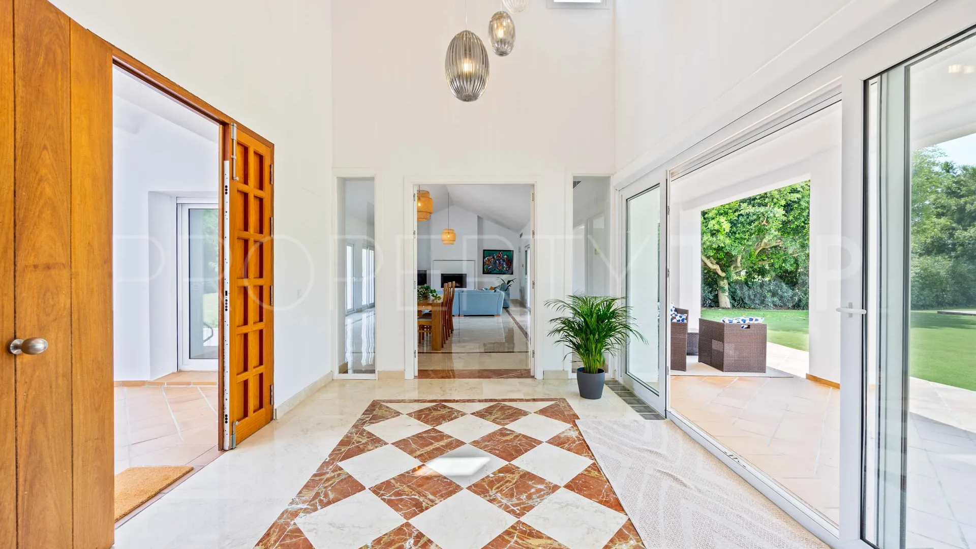 Villa with 5 bedrooms for sale in Zona L