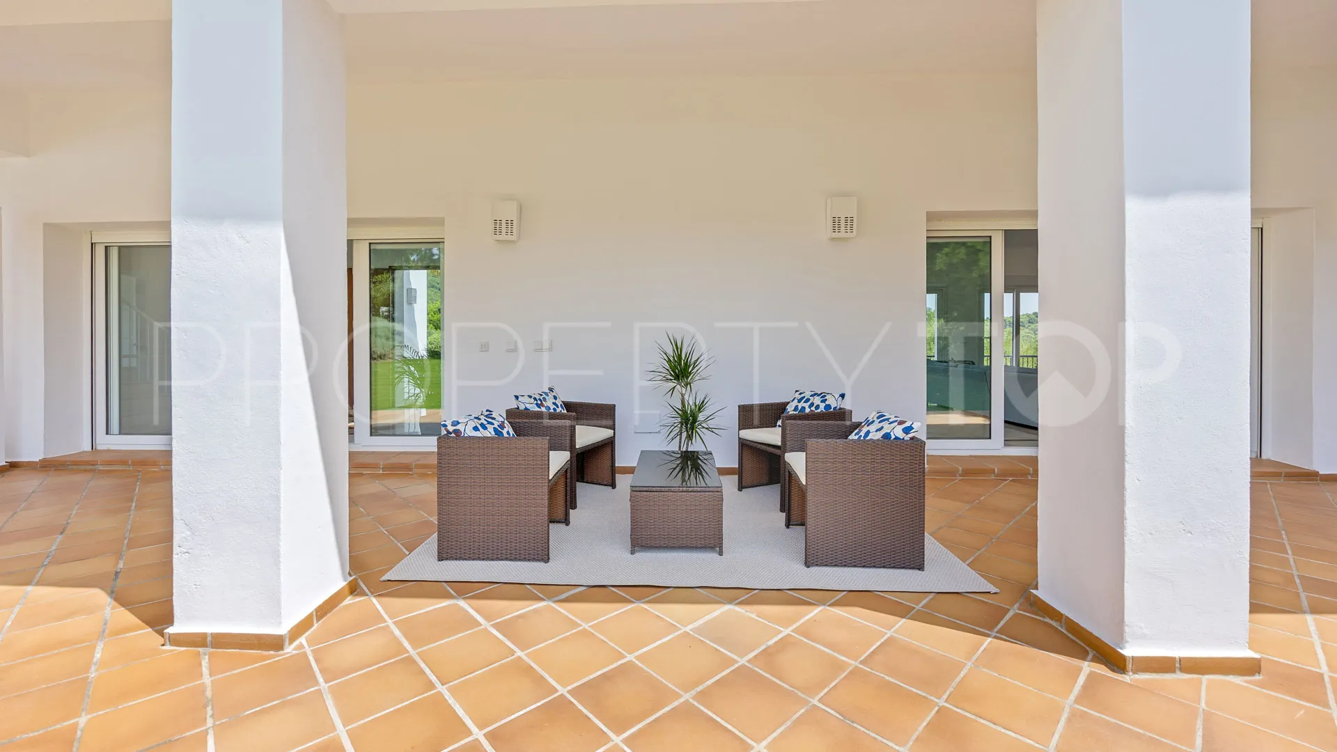 Villa with 5 bedrooms for sale in Zona L
