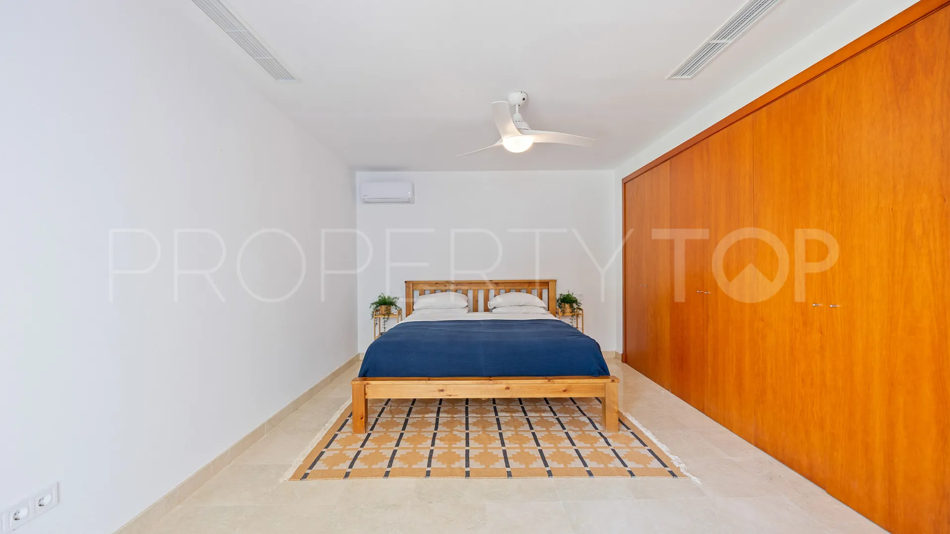 Villa with 5 bedrooms for sale in Zona L
