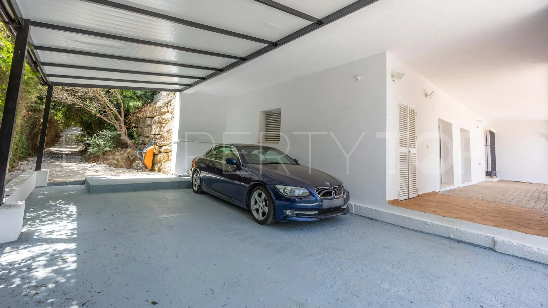 Villa with 5 bedrooms for sale in Zona L