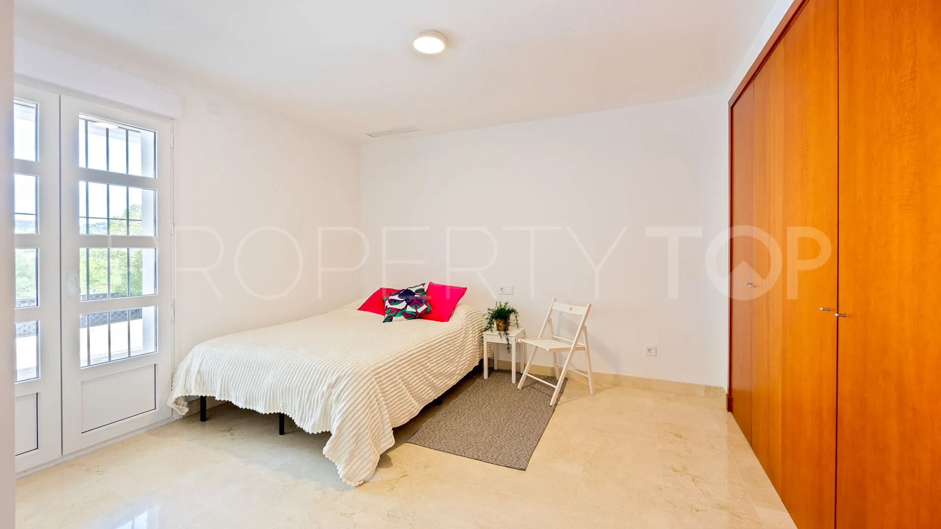 Villa with 5 bedrooms for sale in Zona L