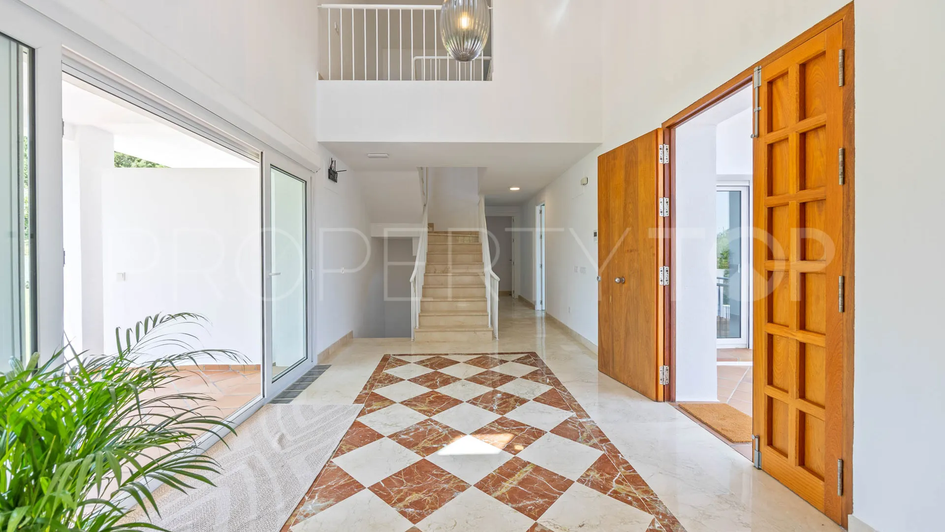 Villa with 5 bedrooms for sale in Zona L