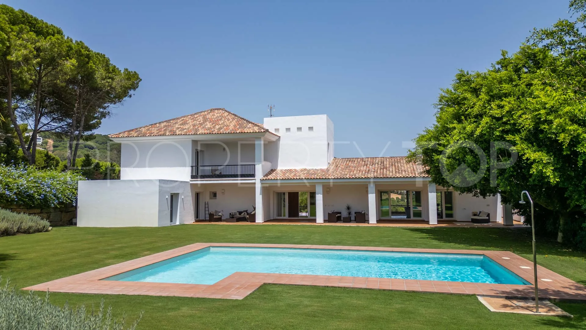 Villa with 5 bedrooms for sale in Zona L