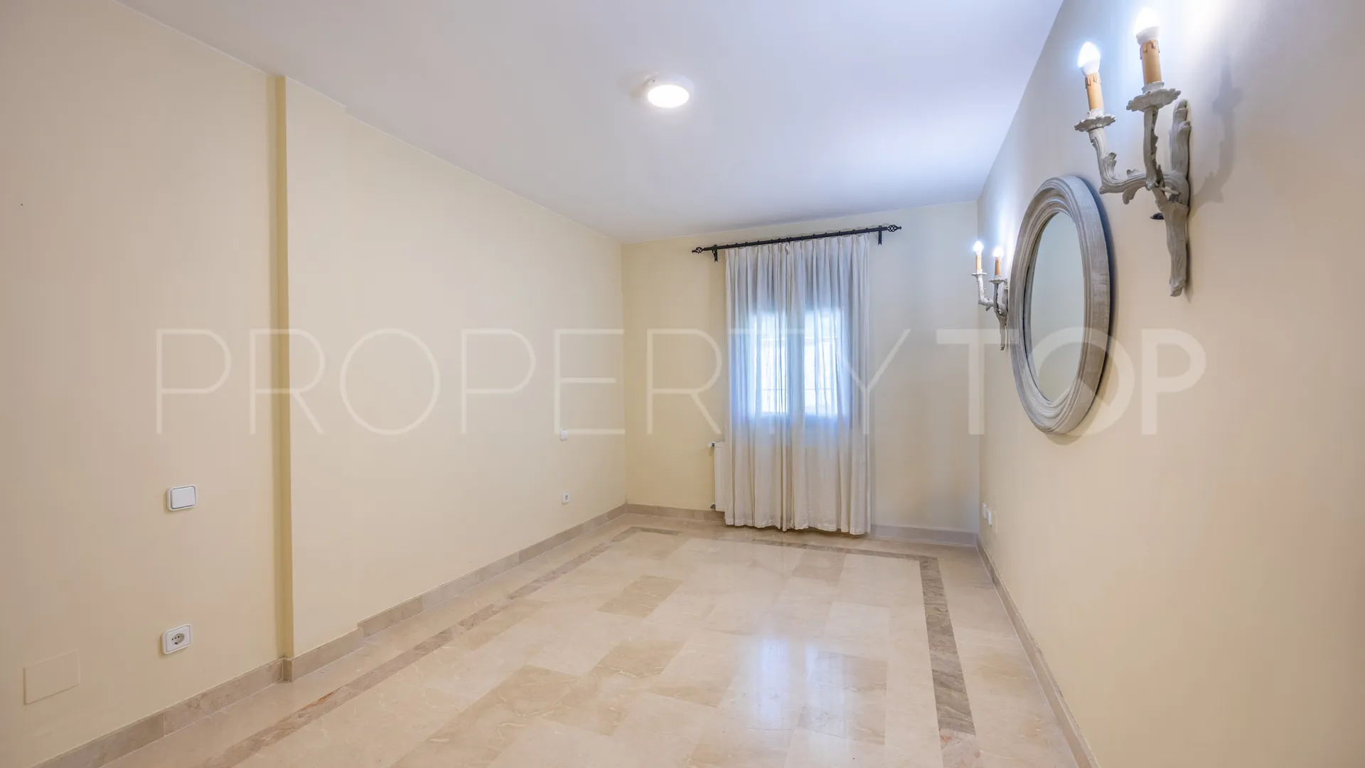 Pareado en venta en Sotogolf de 5 dormitorios