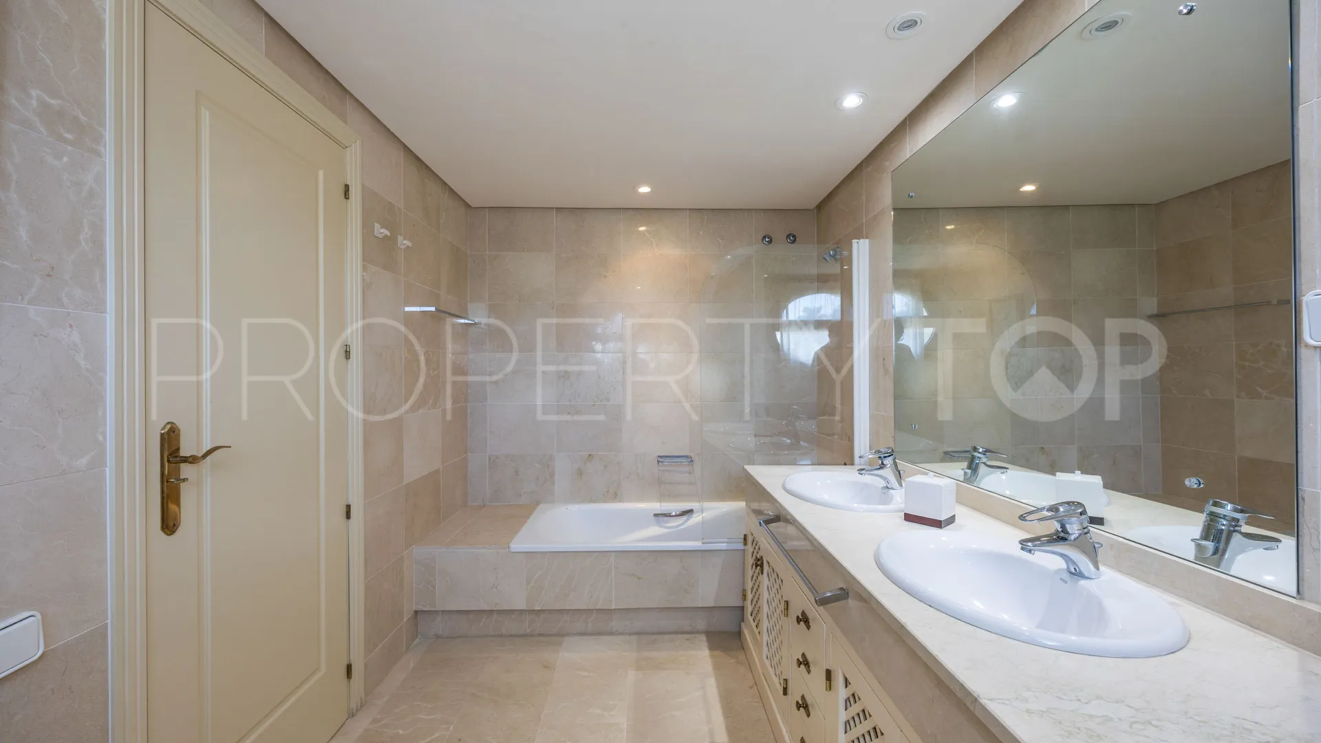Pareado en venta en Sotogolf de 5 dormitorios