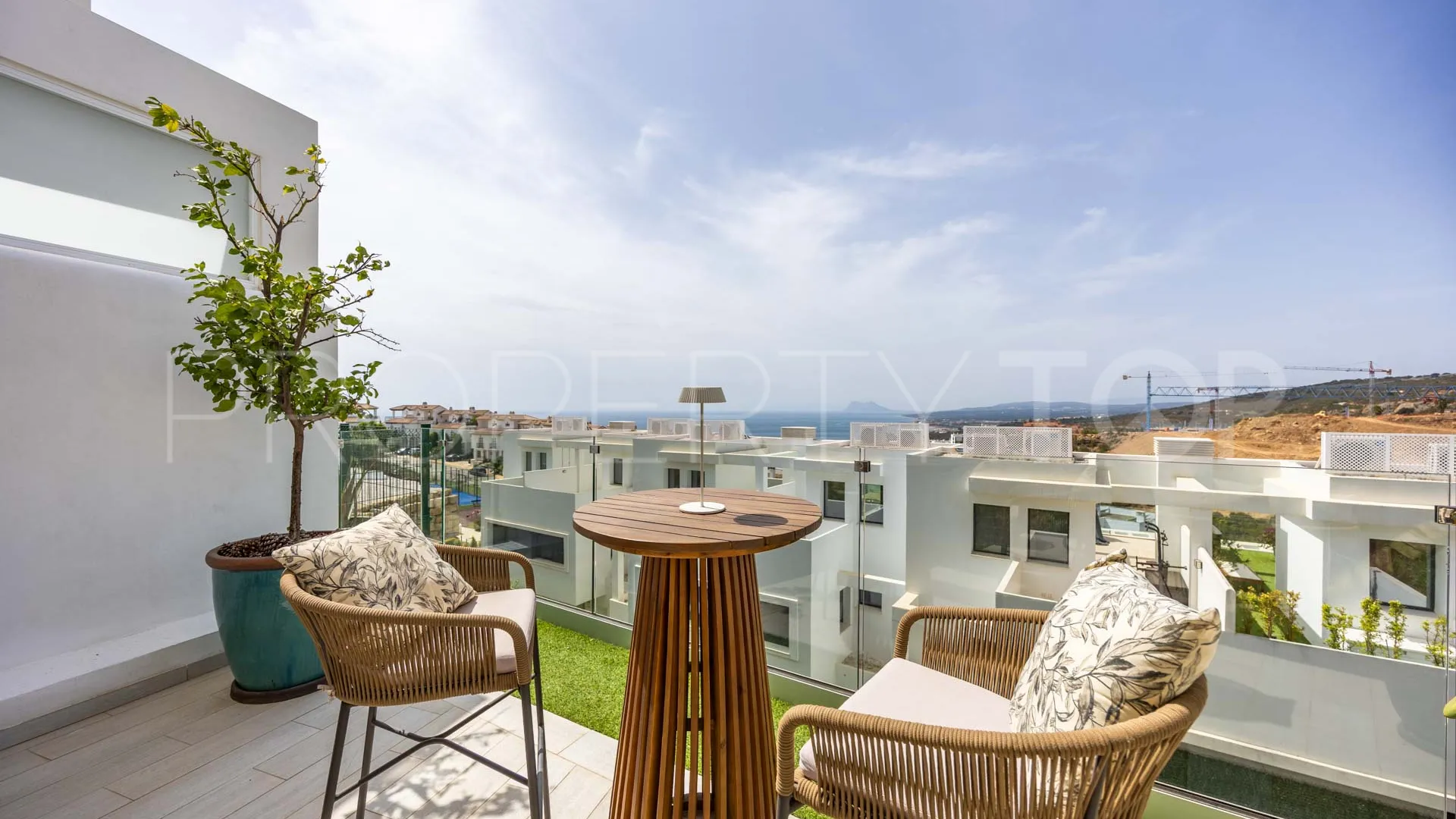 For sale 3 bedrooms town house in Bahia de las Rocas