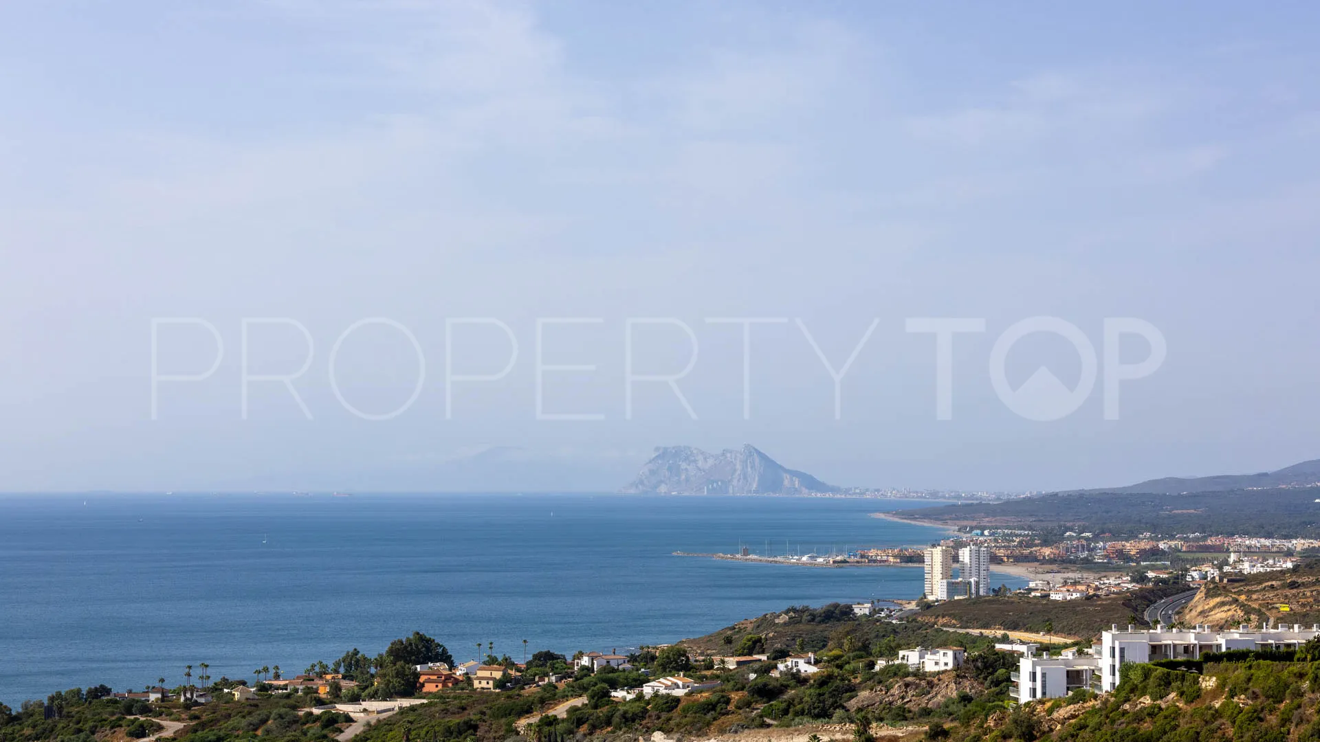 For sale 3 bedrooms town house in Bahia de las Rocas