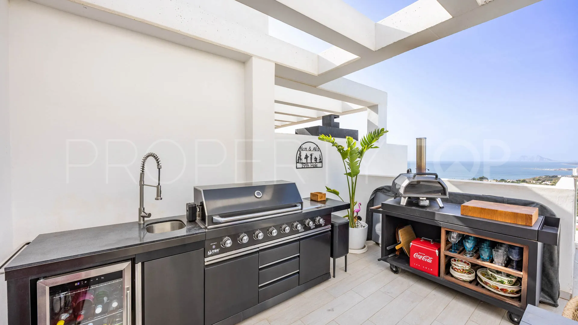 For sale 3 bedrooms town house in Bahia de las Rocas