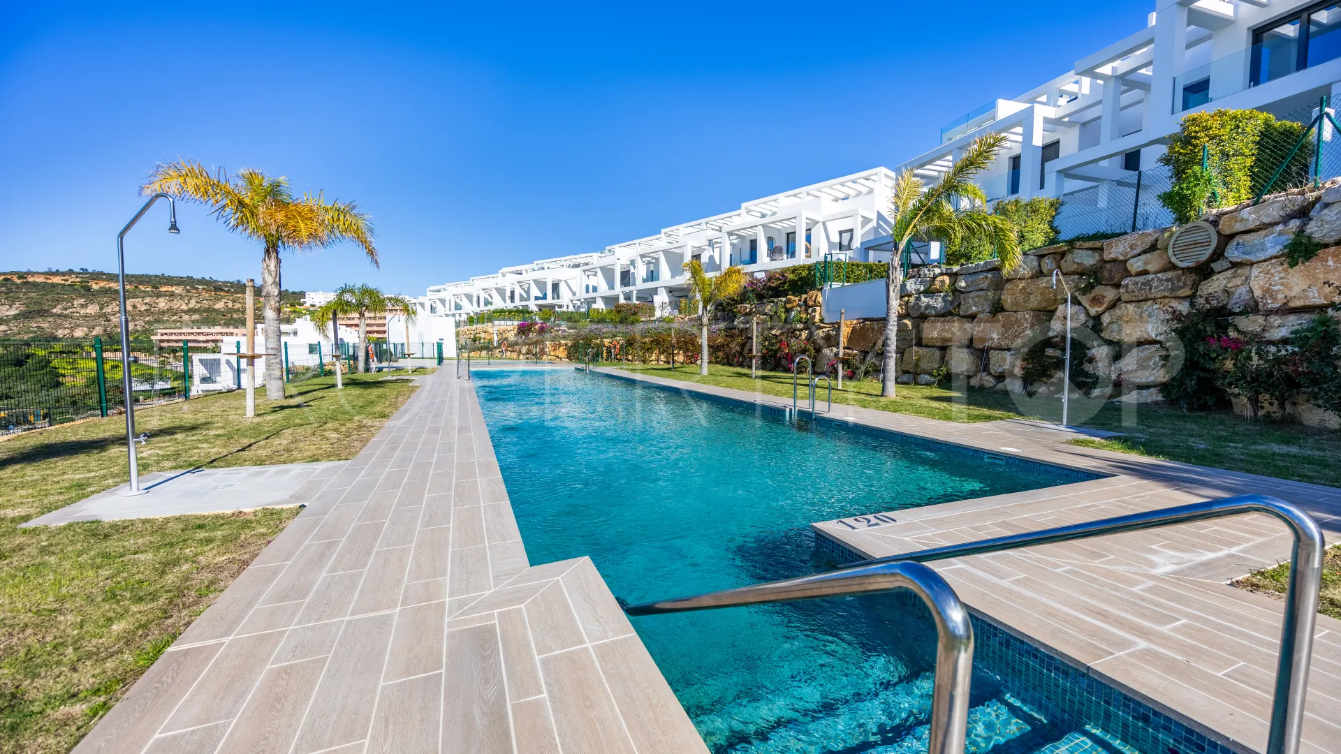 For sale 3 bedrooms town house in Bahia de las Rocas