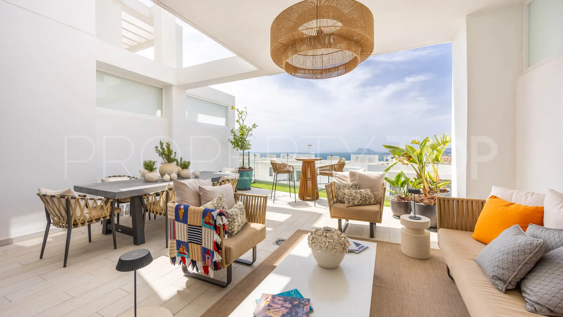For sale 3 bedrooms town house in Bahia de las Rocas