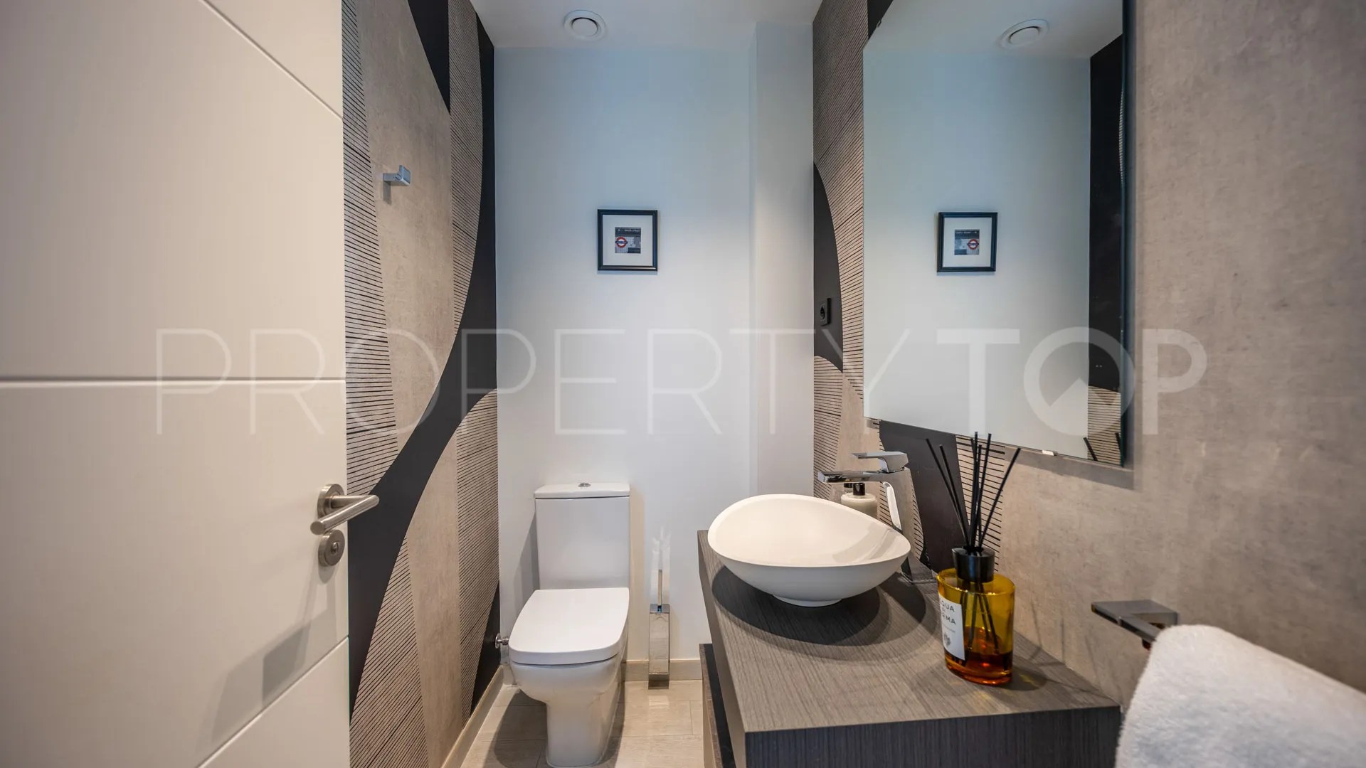 For sale 3 bedrooms town house in Bahia de las Rocas