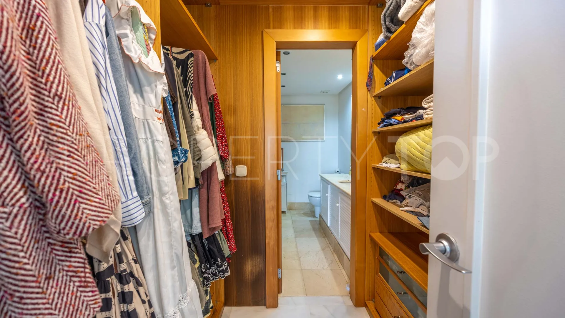 Se vende apartamento de 3 dormitorios en El Polo de Sotogrande