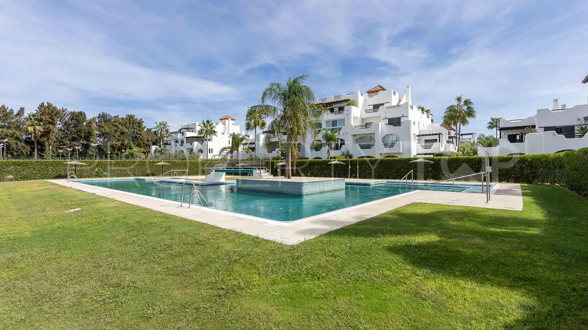 Se vende apartamento de 3 dormitorios en El Polo de Sotogrande