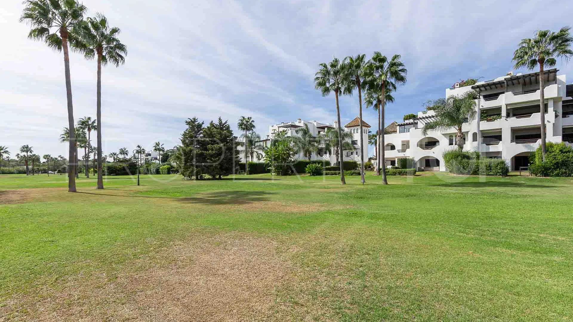 Se vende apartamento de 3 dormitorios en El Polo de Sotogrande