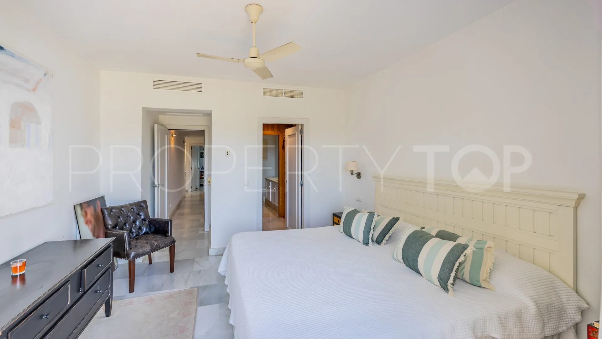Se vende apartamento de 3 dormitorios en El Polo de Sotogrande