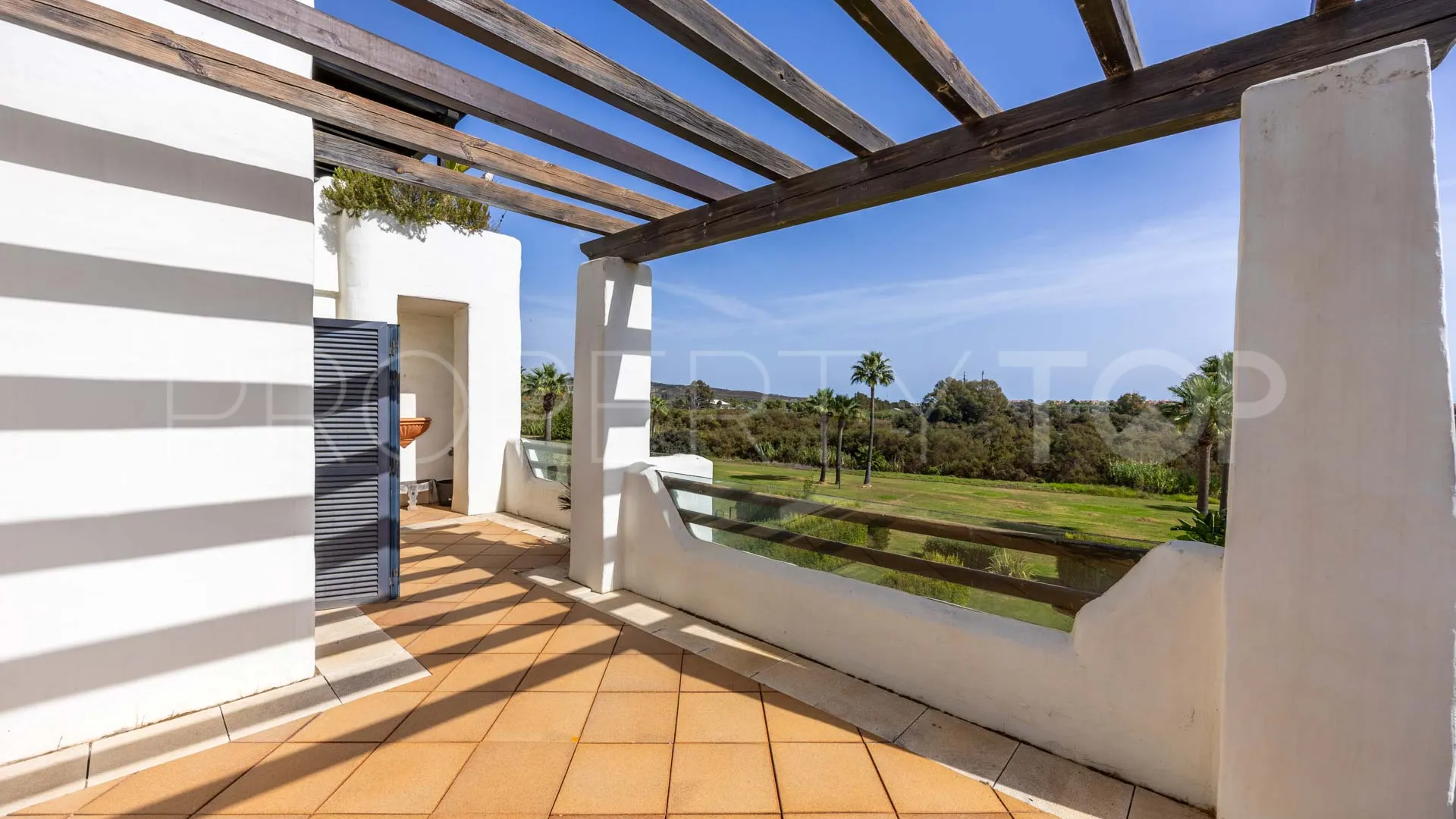 Se vende apartamento de 3 dormitorios en El Polo de Sotogrande
