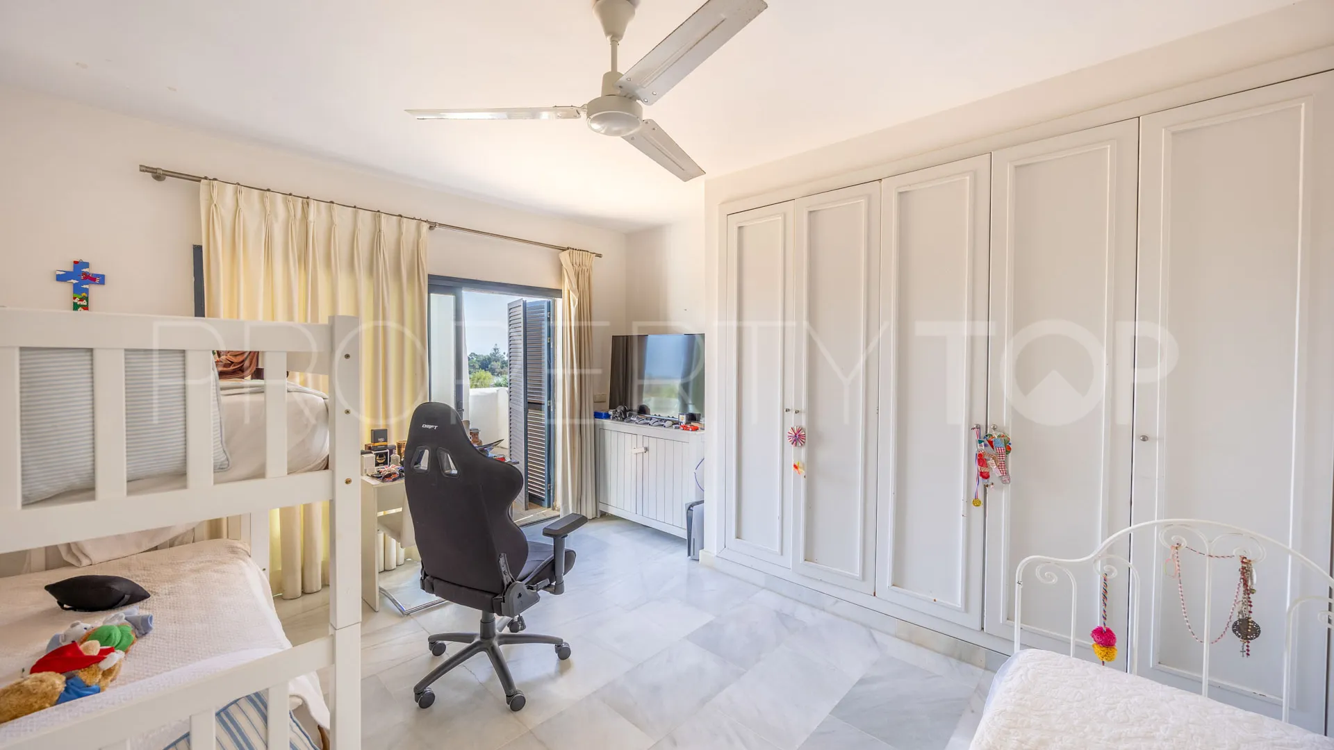 Se vende apartamento de 3 dormitorios en El Polo de Sotogrande