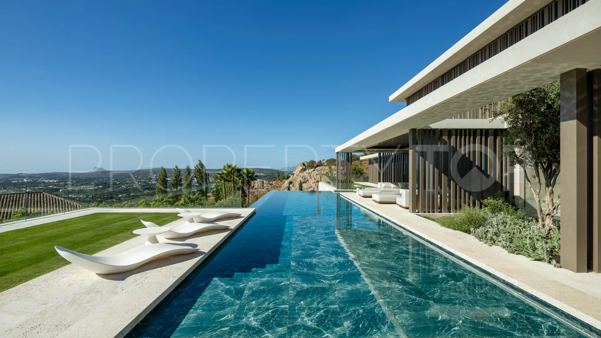 For sale villa in Zona M