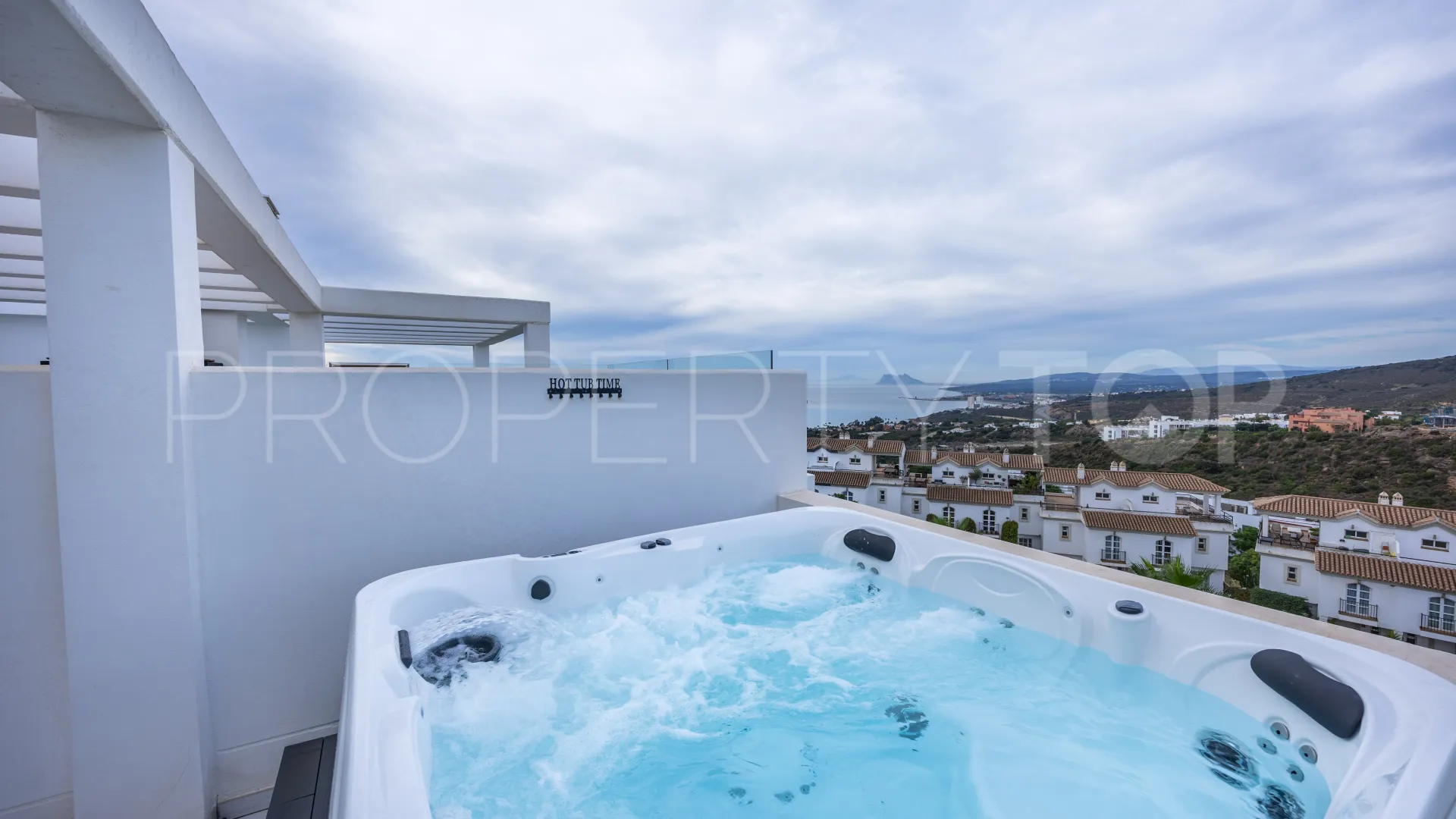 Se vende adosado en Bahia de las Rocas
