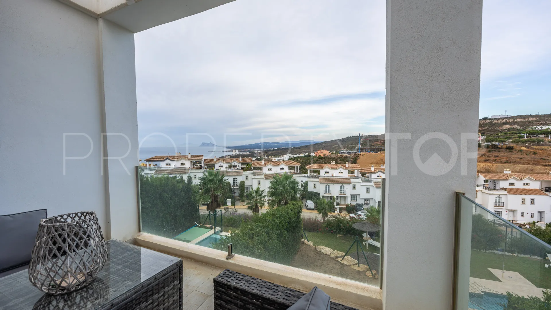 Se vende adosado en Bahia de las Rocas