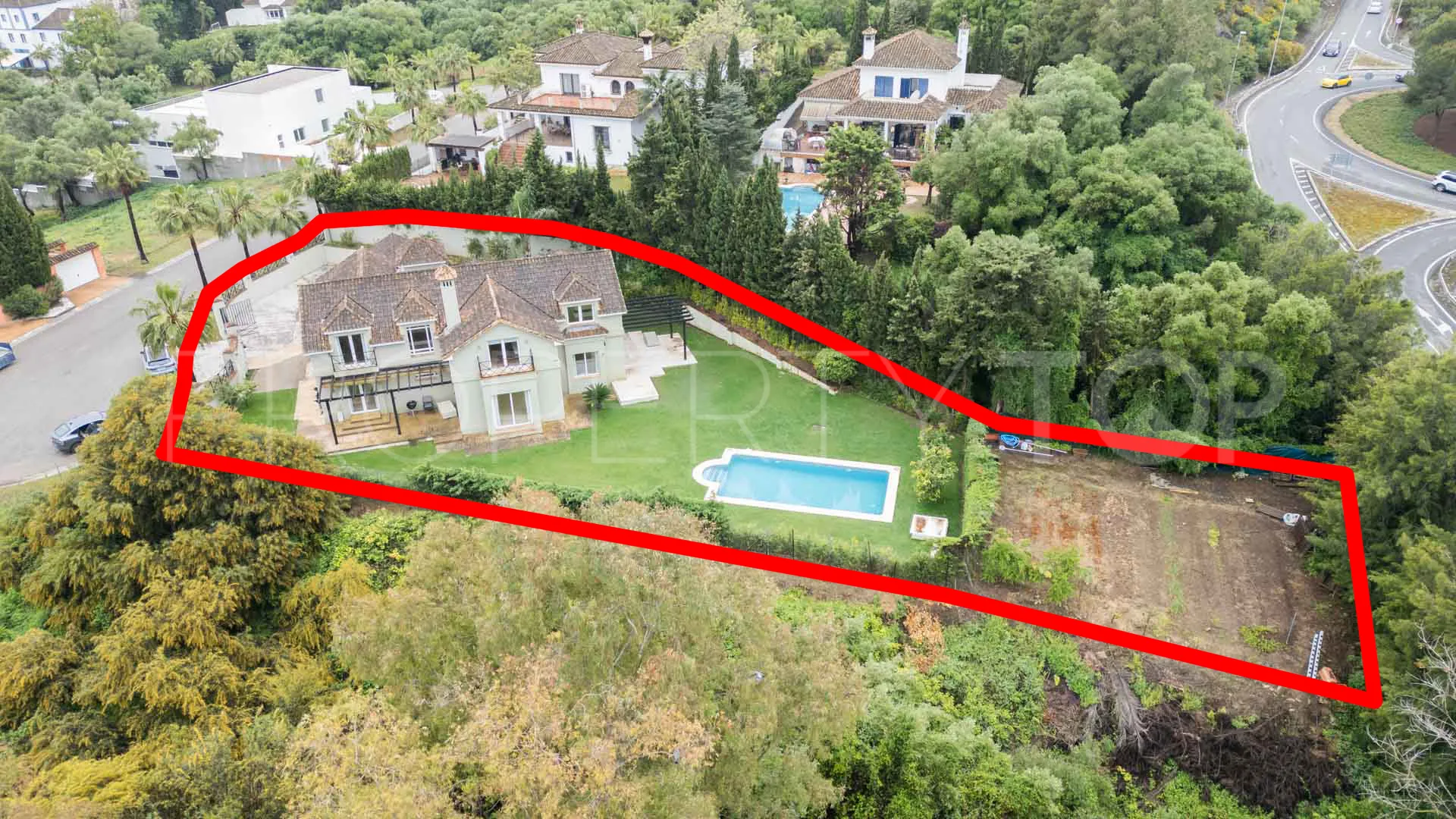 6 bedrooms Zona B villa for sale